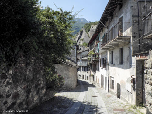 Antico borgo di Donnas, ingresso sud - Via Francigena