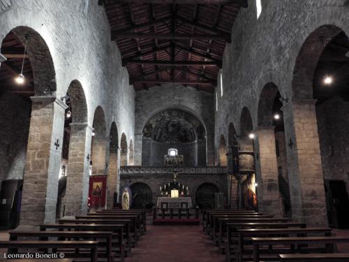 Interno abbazia di San Godenzo