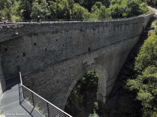 Ponte acquedotto romano di Pondel
